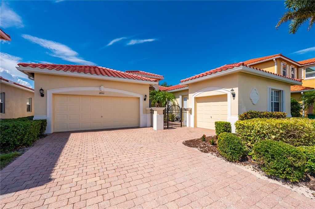 For Sale: $562,500 (3 beds, 2 baths, 2719 Square Feet)