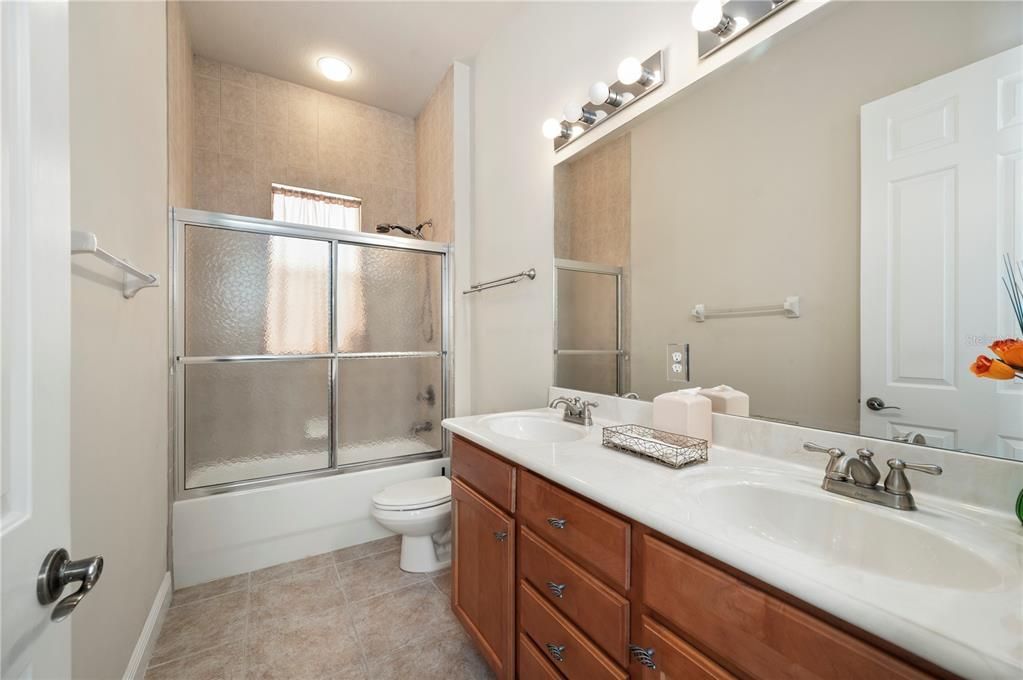 For Sale: $562,500 (3 beds, 2 baths, 2719 Square Feet)