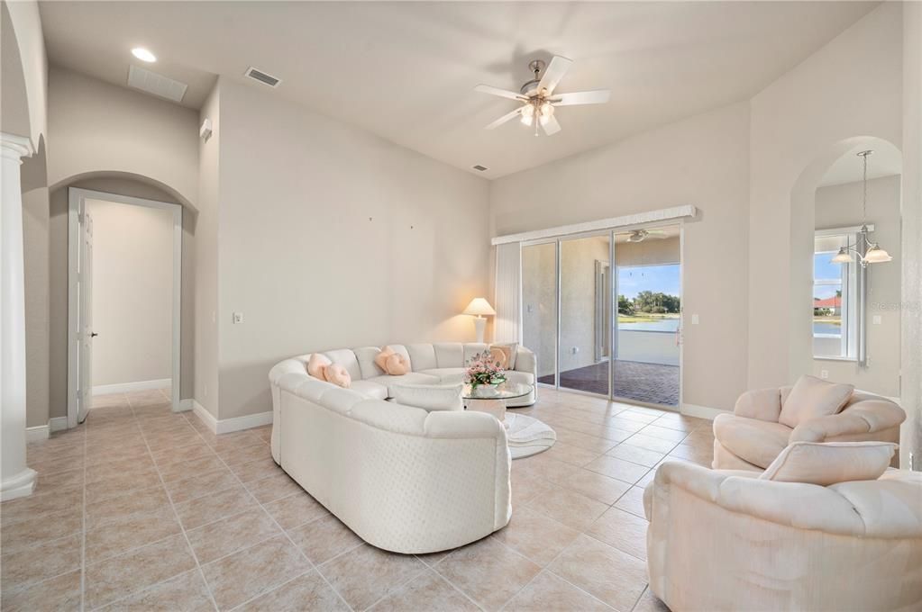 For Sale: $562,500 (3 beds, 2 baths, 2719 Square Feet)