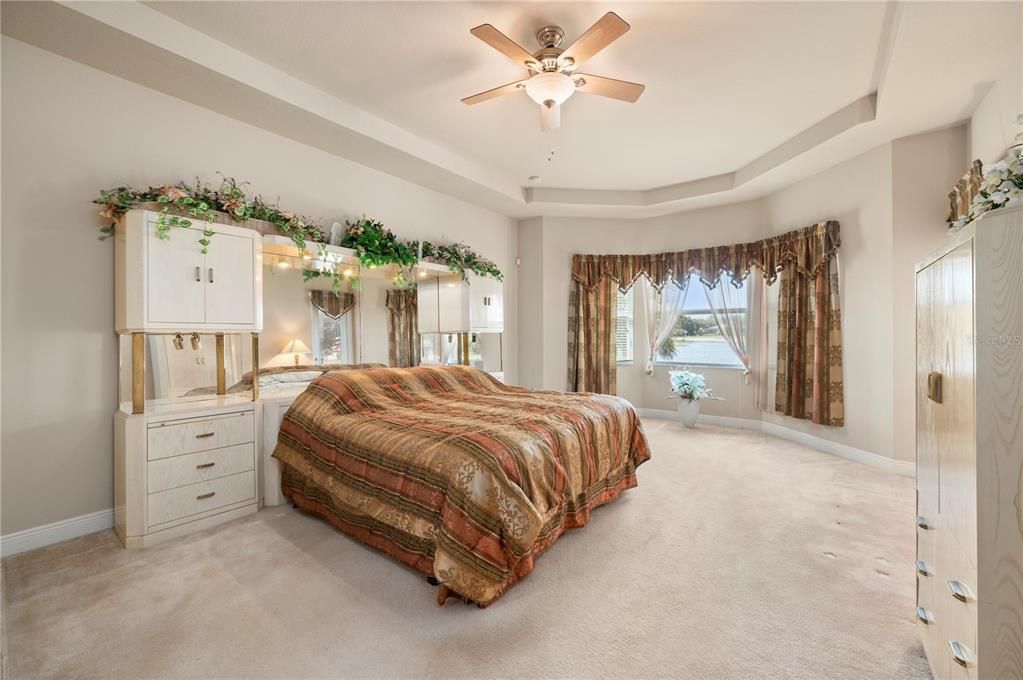 For Sale: $562,500 (3 beds, 2 baths, 2719 Square Feet)