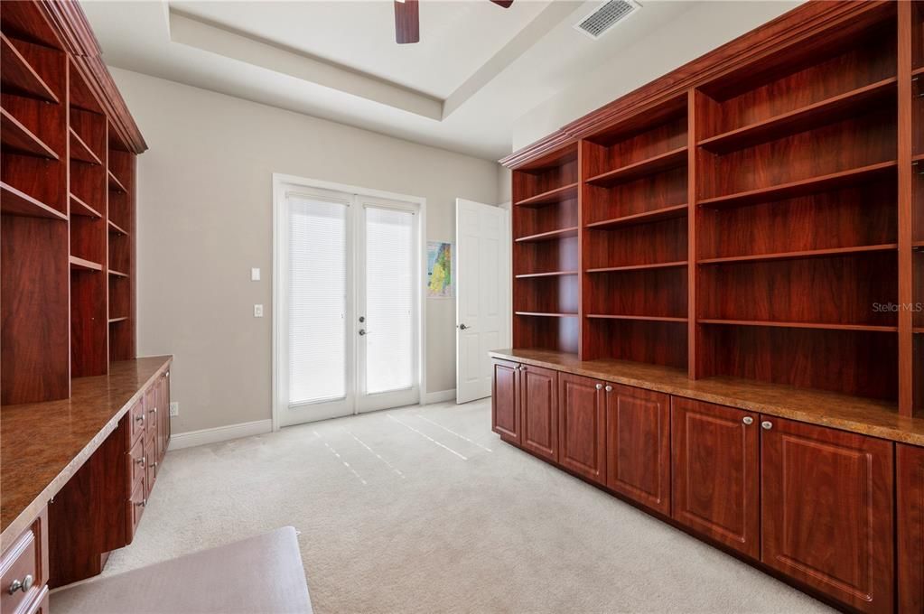 For Sale: $562,500 (3 beds, 2 baths, 2719 Square Feet)
