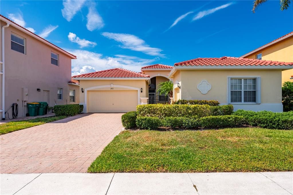 For Sale: $562,500 (3 beds, 2 baths, 2719 Square Feet)