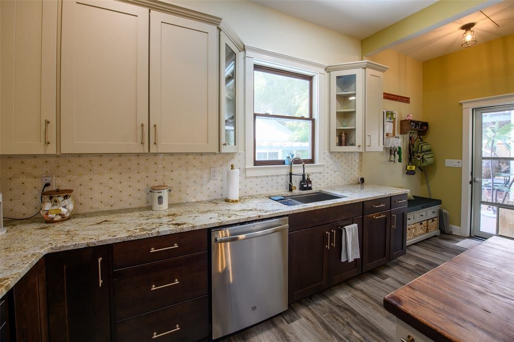 For Sale: $675,000 (3 beds, 3 baths, 1472 Square Feet)