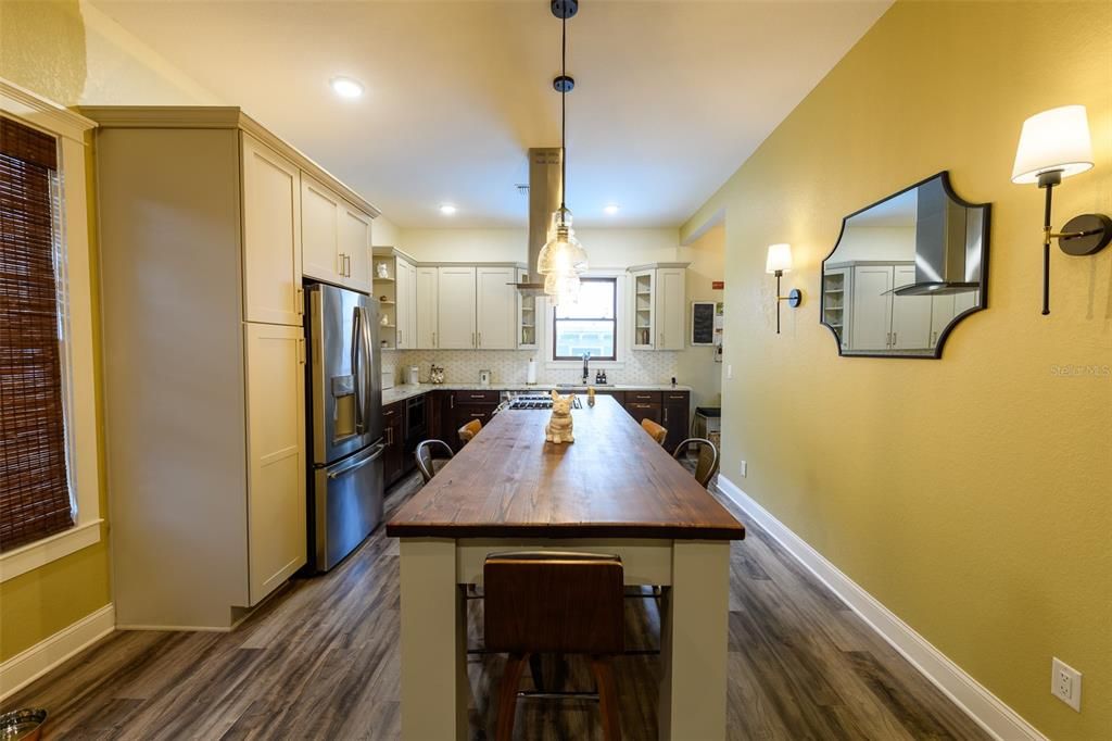 For Sale: $675,000 (3 beds, 3 baths, 1472 Square Feet)