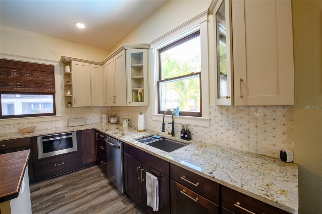 For Sale: $675,000 (3 beds, 3 baths, 1472 Square Feet)