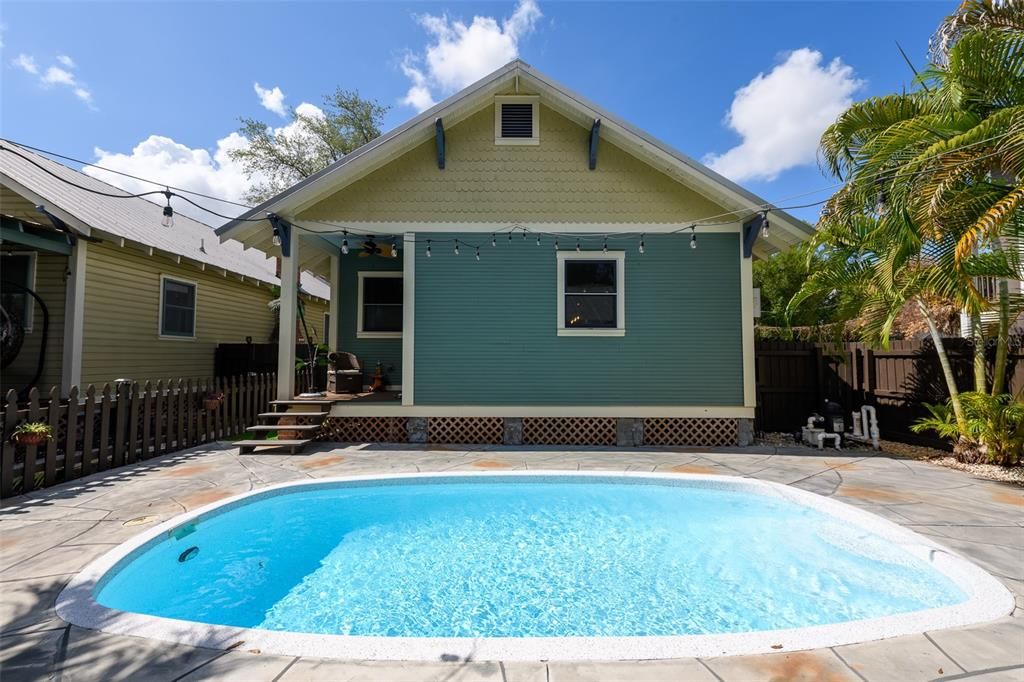 For Sale: $675,000 (3 beds, 3 baths, 1472 Square Feet)