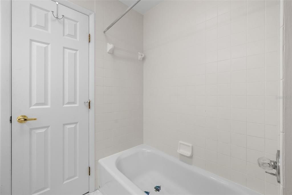 For Sale: $259,900 (3 beds, 2 baths, 1953 Square Feet)