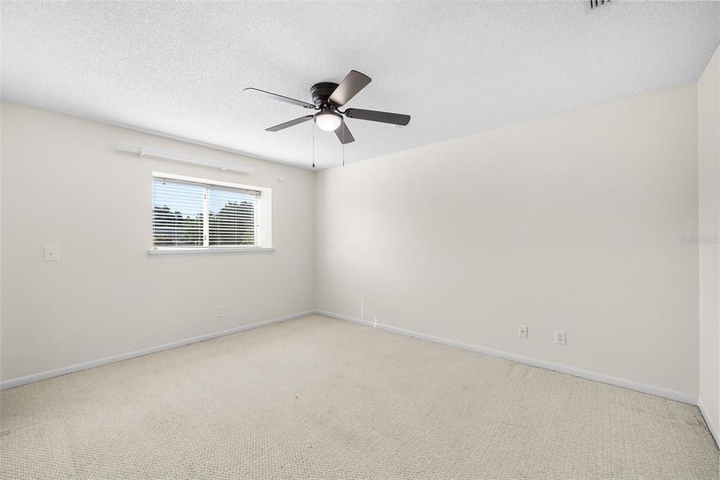 For Sale: $259,900 (3 beds, 2 baths, 1953 Square Feet)