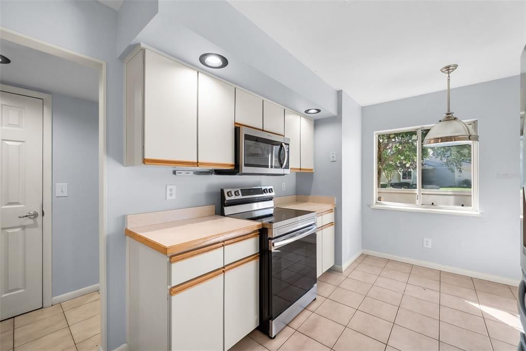 For Sale: $259,900 (3 beds, 2 baths, 1953 Square Feet)