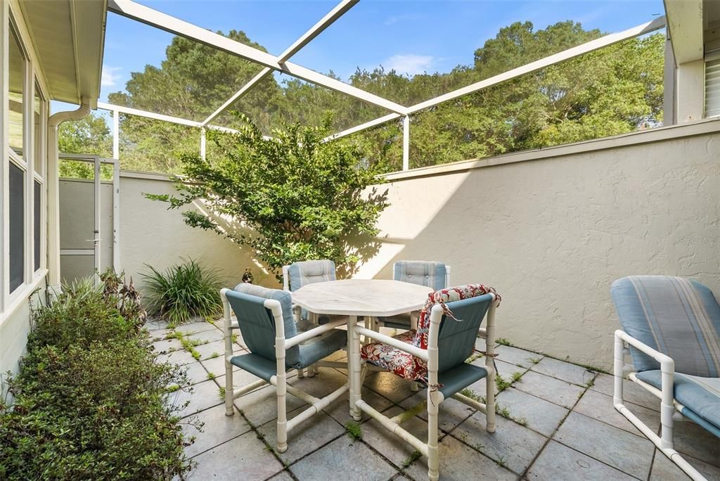 For Sale: $259,900 (3 beds, 2 baths, 1953 Square Feet)