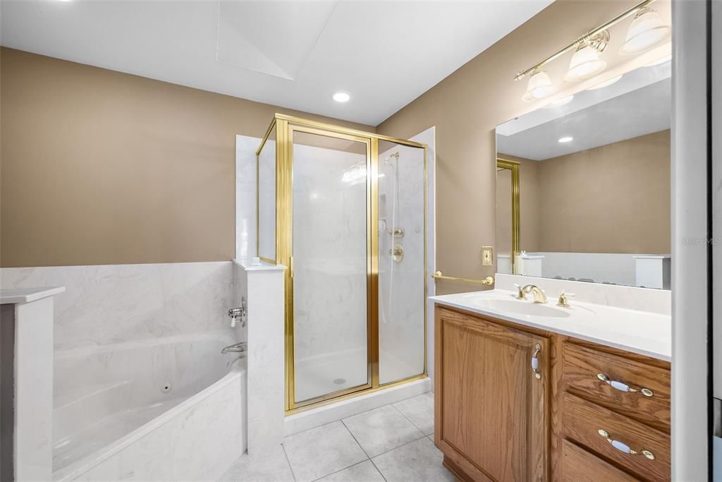 For Sale: $259,900 (3 beds, 2 baths, 1953 Square Feet)