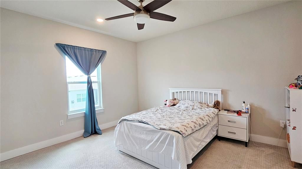 В аренду: $3,900 (4 спален, 3 ванн, 3829 Квадратных фут)