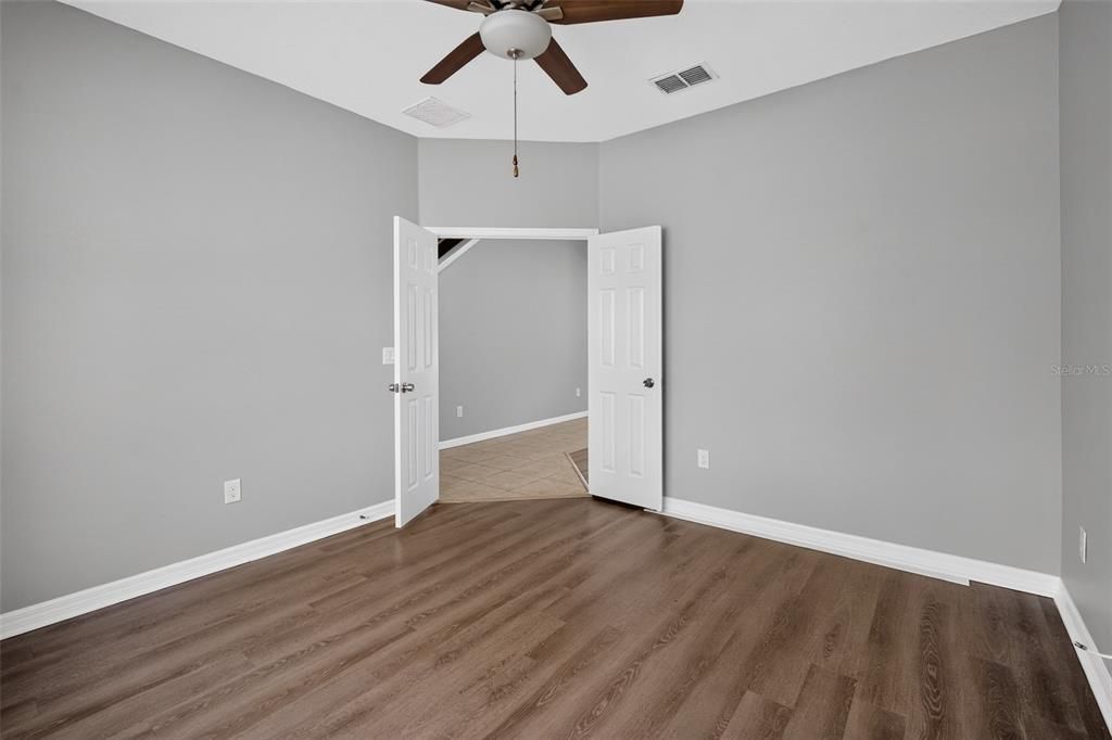 En Venta: $445,000 (5 camas, 3 baños, 2867 Pies cuadrados)