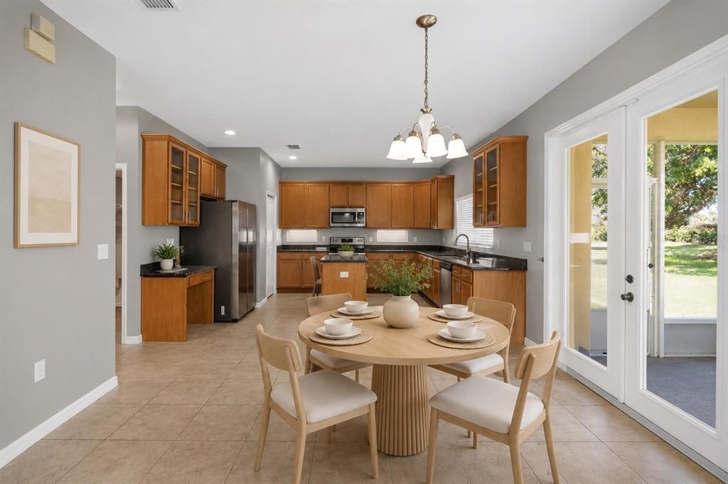 En Venta: $445,000 (5 camas, 3 baños, 2867 Pies cuadrados)