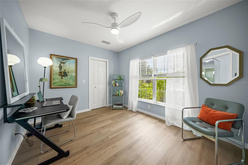 Activo con contrato: $549,000 (4 camas, 2 baños, 1950 Pies cuadrados)