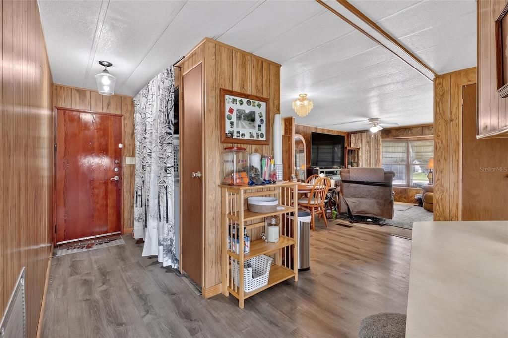 На продажу: $225,000 (3 спален, 2 ванн, 1440 Квадратных фут)