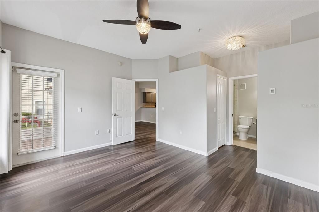 For Sale: $250,000 (3 beds, 2 baths, 1230 Square Feet)