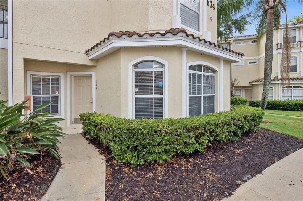 For Sale: $250,000 (3 beds, 2 baths, 1230 Square Feet)