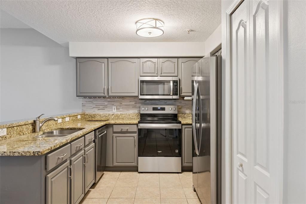 For Sale: $250,000 (3 beds, 2 baths, 1230 Square Feet)