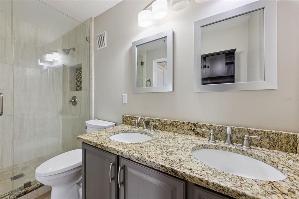 For Sale: $250,000 (3 beds, 2 baths, 1230 Square Feet)