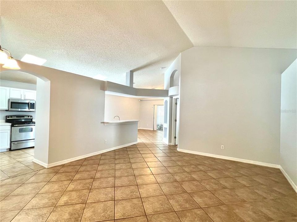 For Rent: $2,350 (3 beds, 2 baths, 1603 Square Feet)