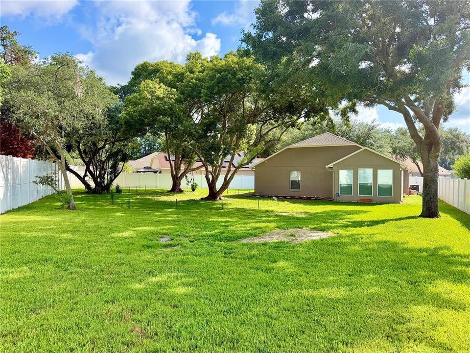 For Rent: $2,350 (3 beds, 2 baths, 1603 Square Feet)