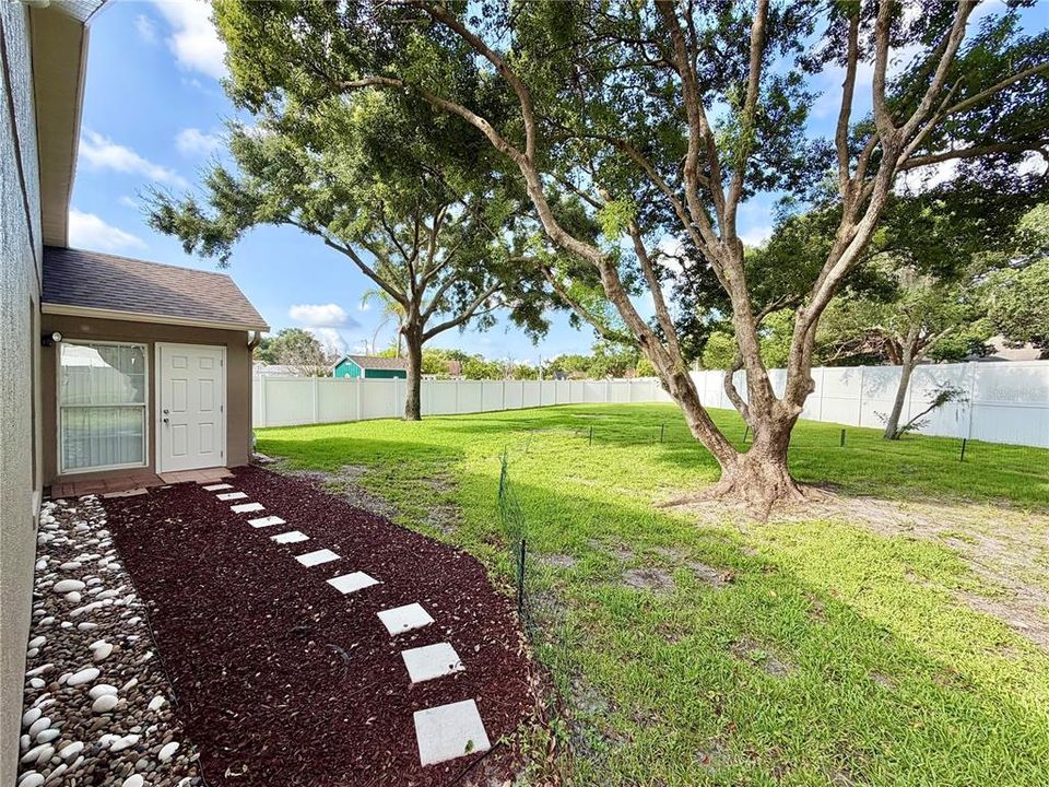 For Rent: $2,350 (3 beds, 2 baths, 1603 Square Feet)