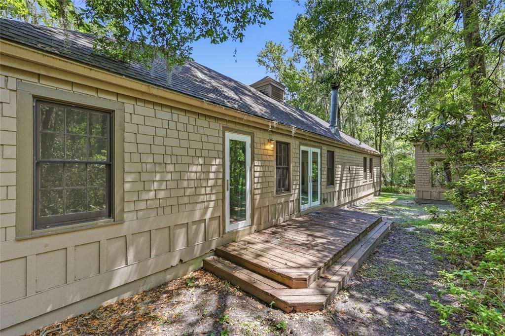 For Sale: $395,000 (4 beds, 2 baths, 1600 Square Feet)