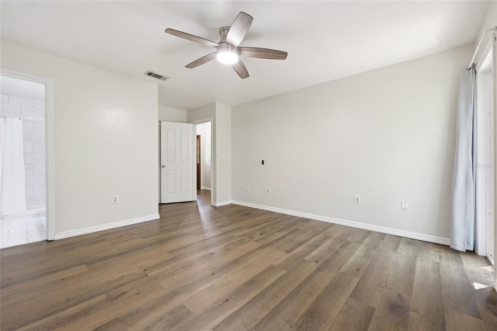 For Sale: $395,000 (4 beds, 2 baths, 1600 Square Feet)
