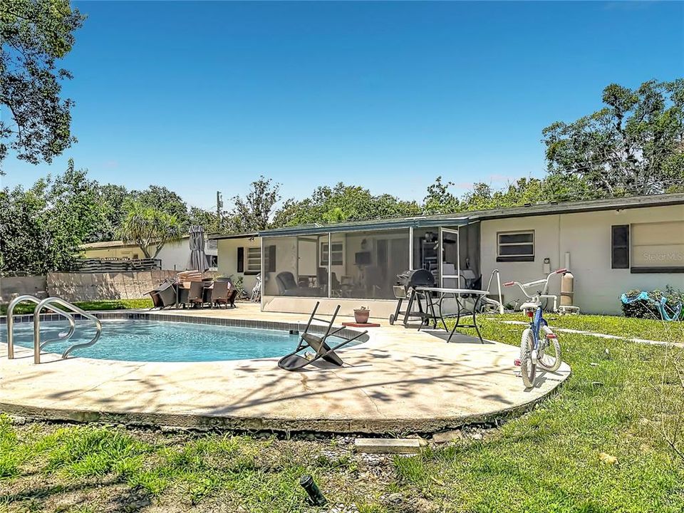 Active With Contract: $369,000 (4 beds, 2 baths, 1425 Square Feet)