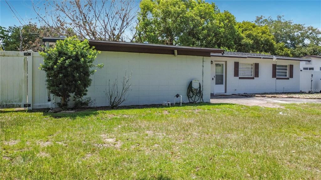 Active With Contract: $369,000 (4 beds, 2 baths, 1425 Square Feet)