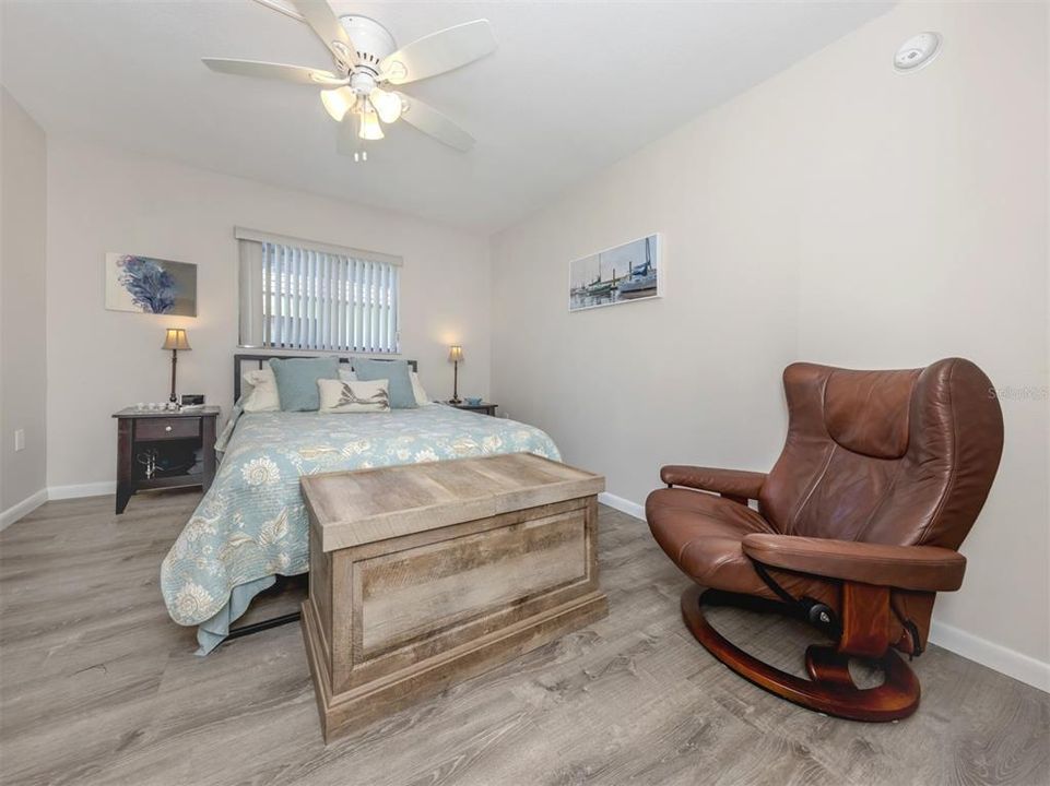 For Sale: $190,000 (2 beds, 2 baths, 1222 Square Feet)