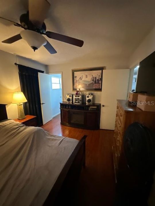 For Sale: $250,000 (3 beds, 1 baths, 1225 Square Feet)