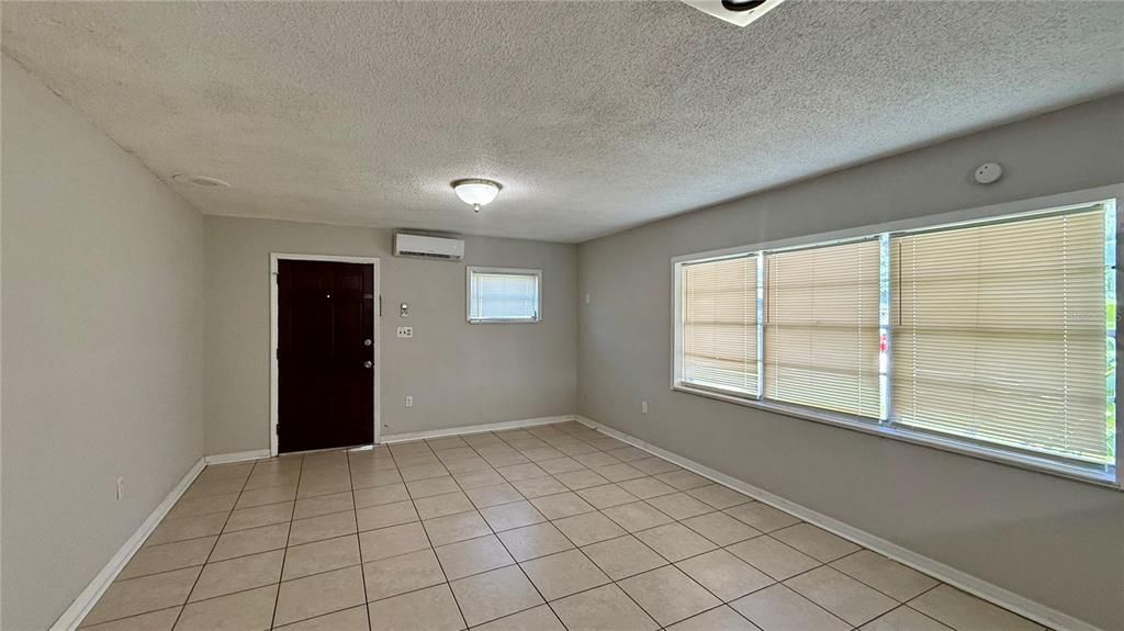 For Rent: $899 (1 beds, 1 baths, 520 Square Feet)
