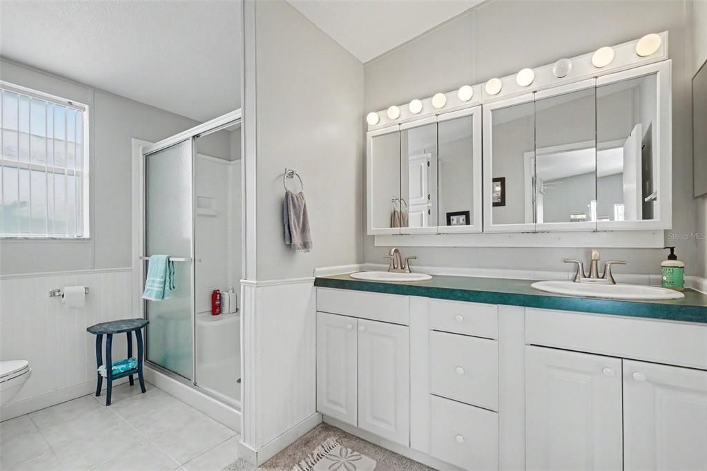 待售: $399,000 (2 贝兹, 2 浴室, 1380 平方英尺)