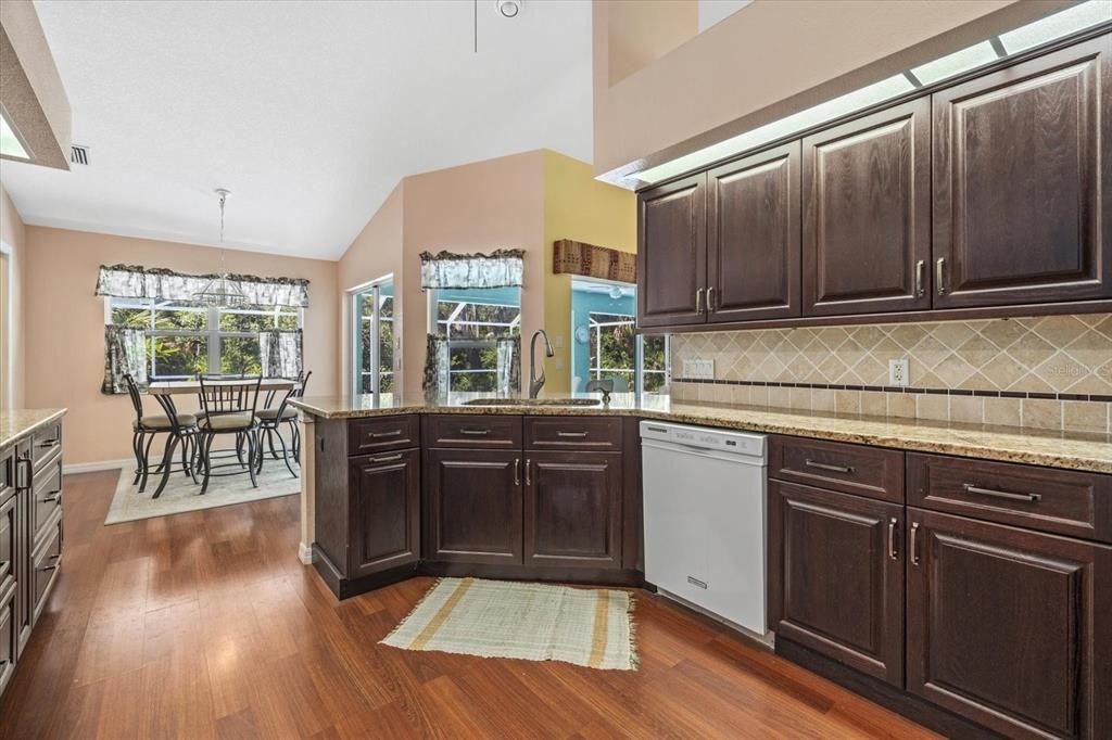 На продажу: $389,000 (3 спален, 2 ванн, 1867 Квадратных фут)