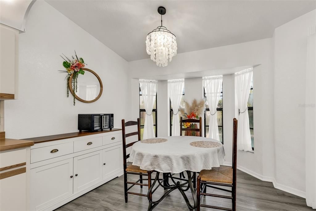 Activo con contrato: $334,999 (3 camas, 2 baños, 1462 Pies cuadrados)