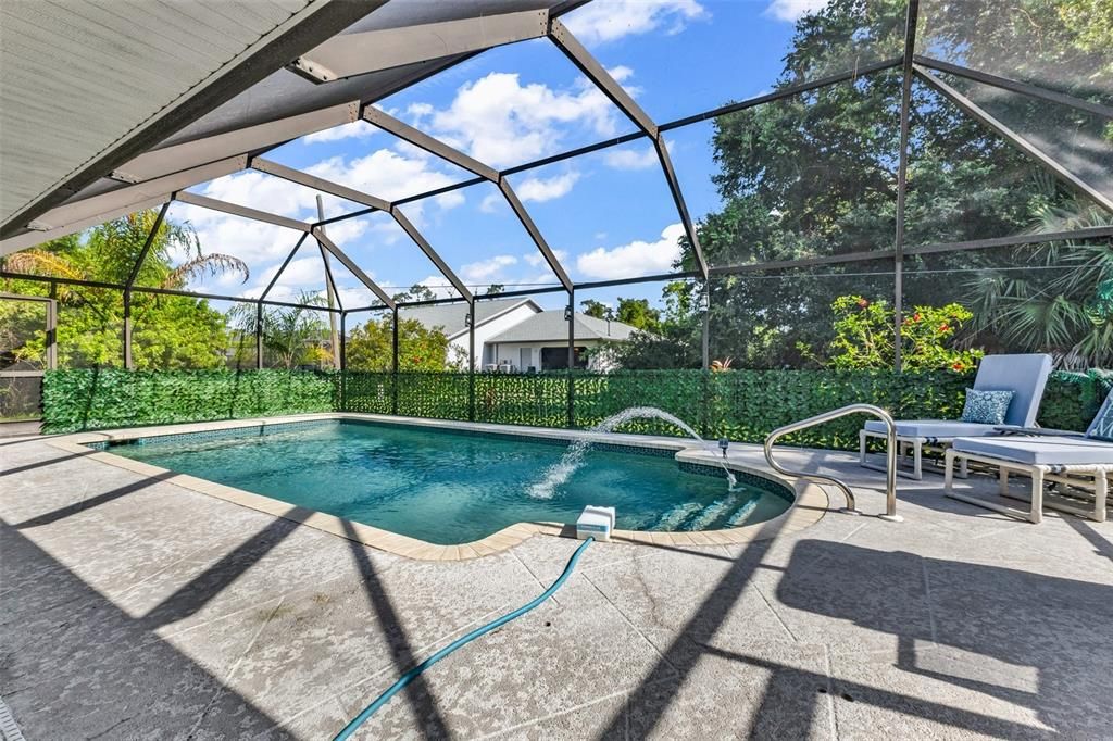 Activo con contrato: $334,999 (3 camas, 2 baños, 1462 Pies cuadrados)