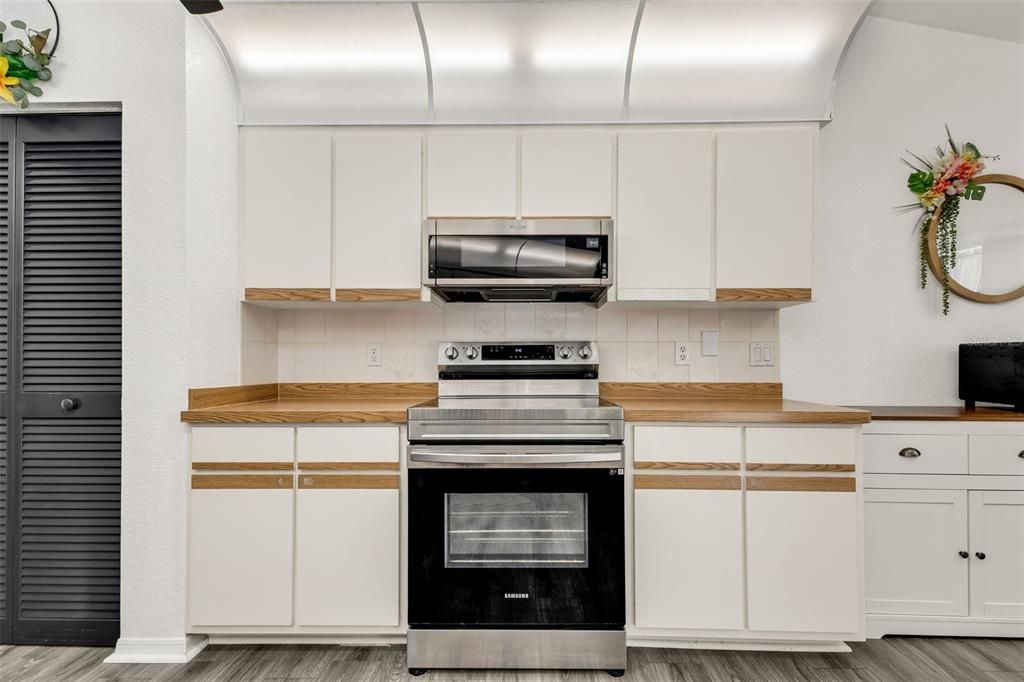 Activo con contrato: $334,999 (3 camas, 2 baños, 1462 Pies cuadrados)