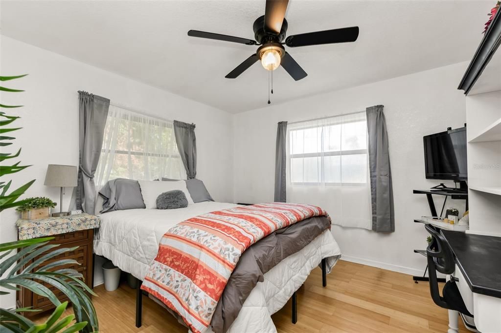 Activo con contrato: $334,999 (3 camas, 2 baños, 1462 Pies cuadrados)