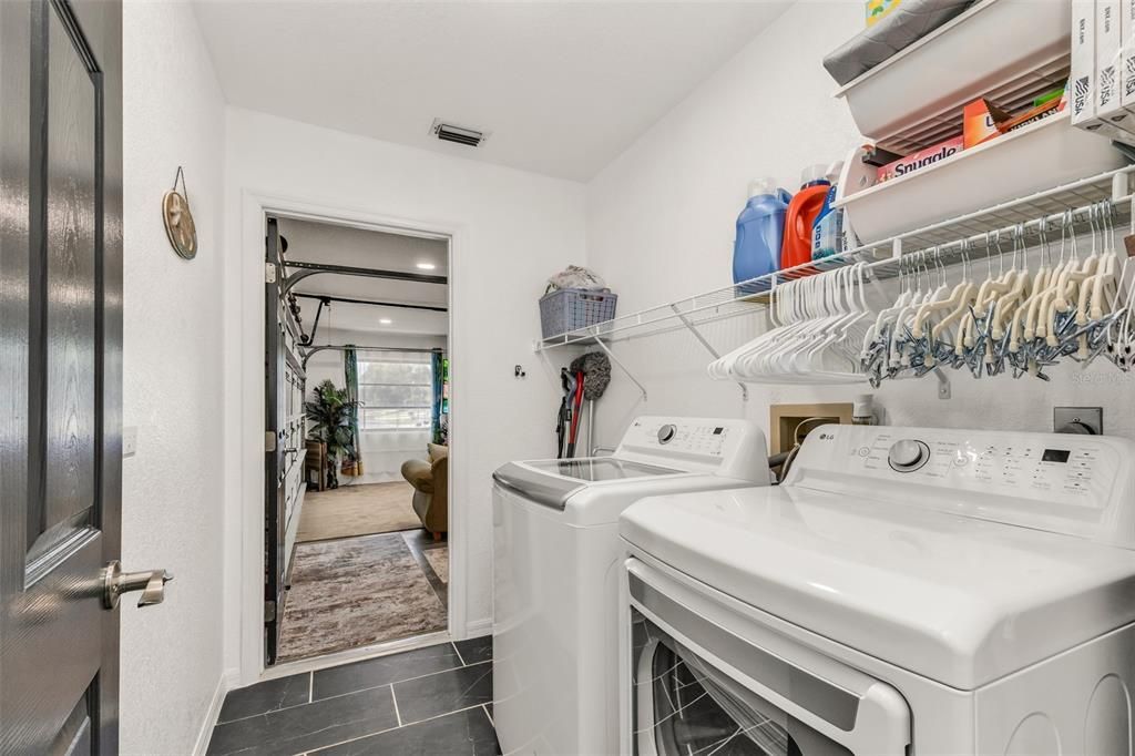 Activo con contrato: $334,999 (3 camas, 2 baños, 1462 Pies cuadrados)