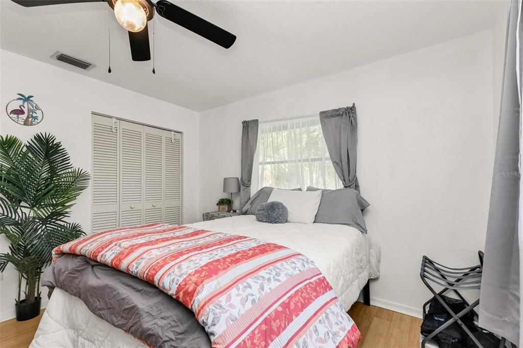 Activo con contrato: $334,999 (3 camas, 2 baños, 1462 Pies cuadrados)