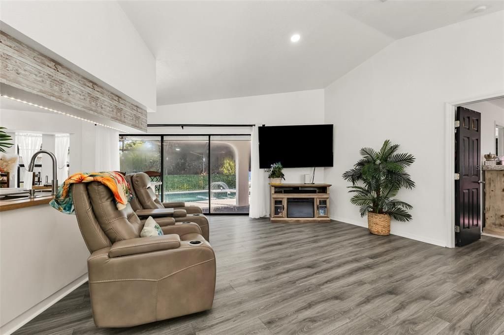 Activo con contrato: $334,999 (3 camas, 2 baños, 1462 Pies cuadrados)
