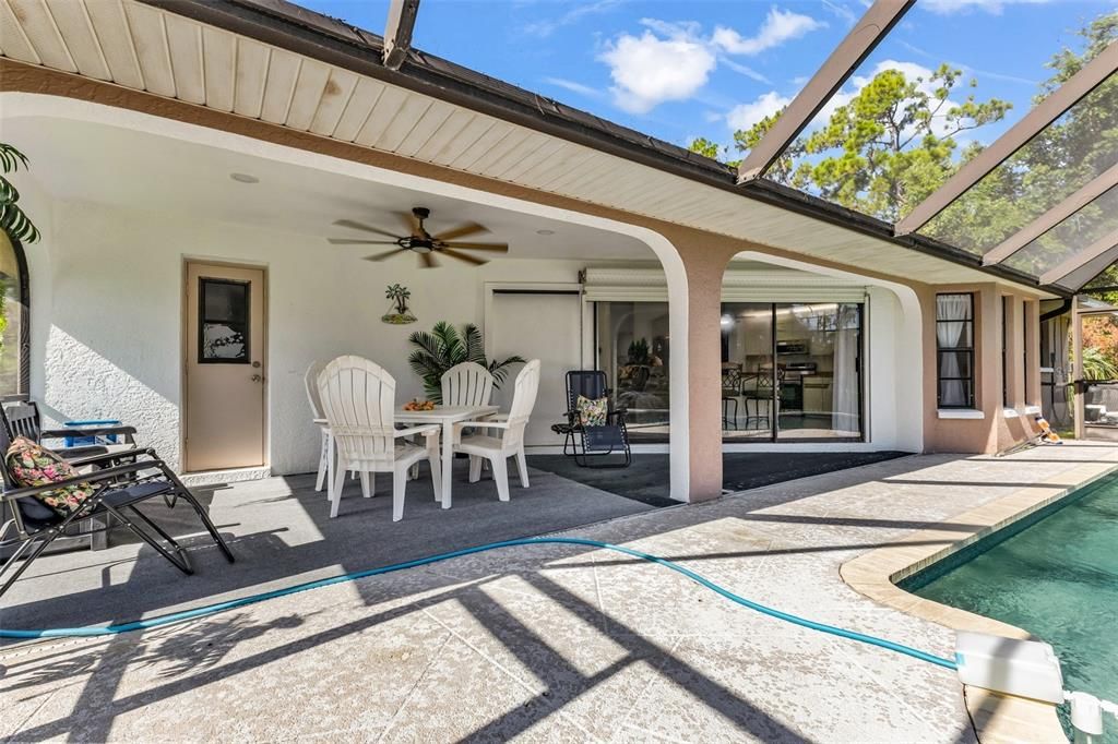 Activo con contrato: $334,999 (3 camas, 2 baños, 1462 Pies cuadrados)