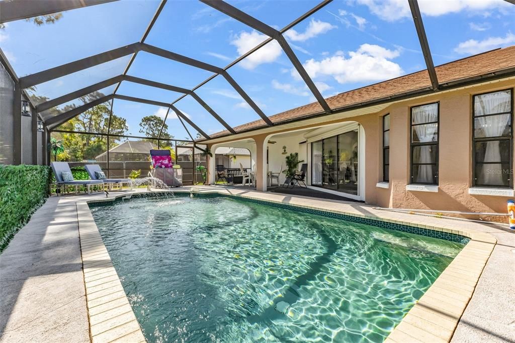 Activo con contrato: $334,999 (3 camas, 2 baños, 1462 Pies cuadrados)