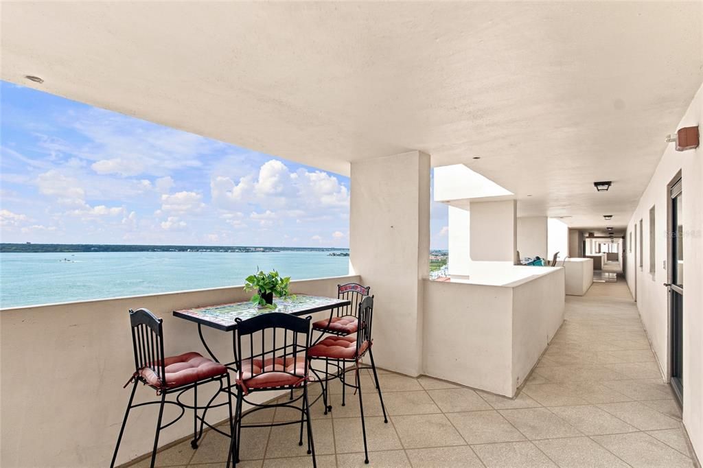 For Sale: $847,700 (2 beds, 2 baths, 1094 Square Feet)