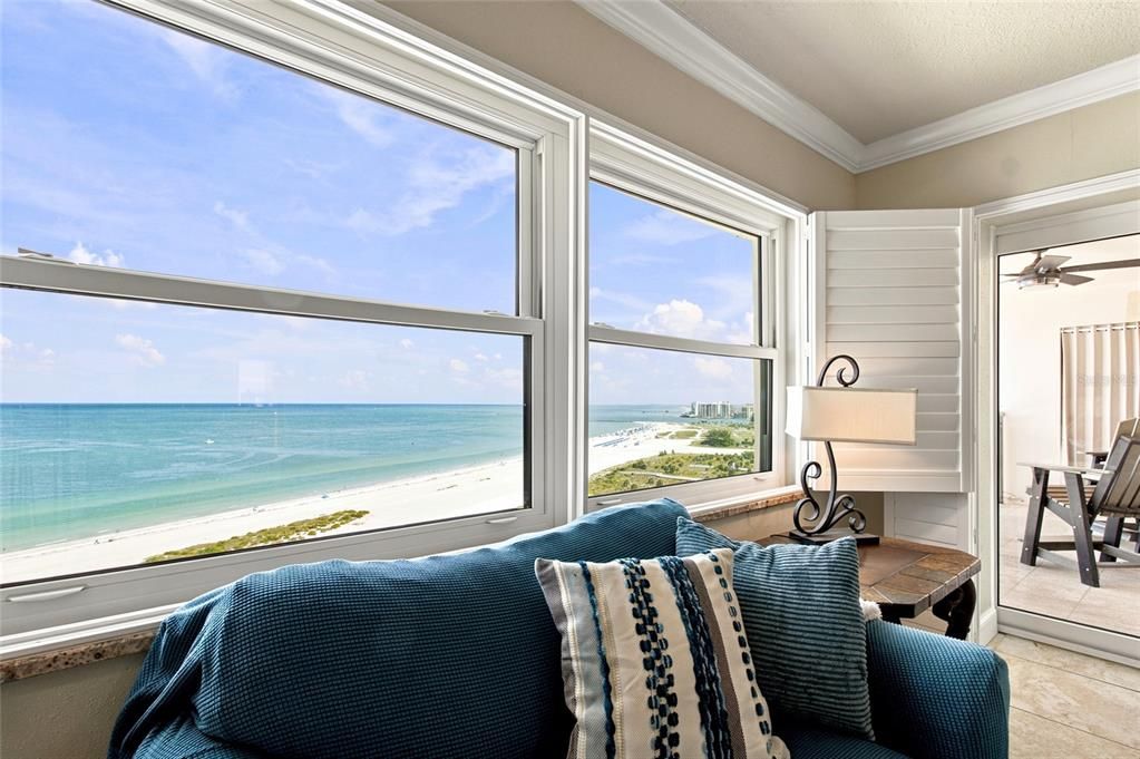For Sale: $847,700 (2 beds, 2 baths, 1094 Square Feet)