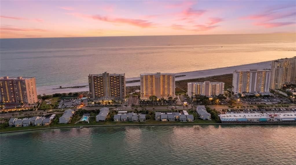 For Sale: $847,700 (2 beds, 2 baths, 1094 Square Feet)