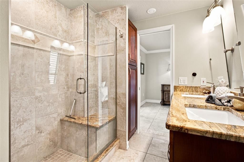 For Sale: $847,700 (2 beds, 2 baths, 1094 Square Feet)