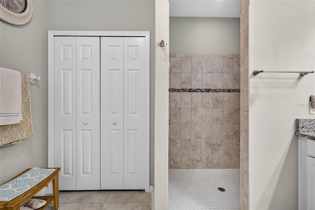 На продажу: $415,000 (3 спален, 2 ванн, 2076 Квадратных фут)
